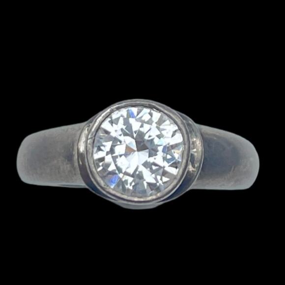 Vintage Cubic Zirconia Sterling Silver Ring - Size 6 - Picture 1 of 2